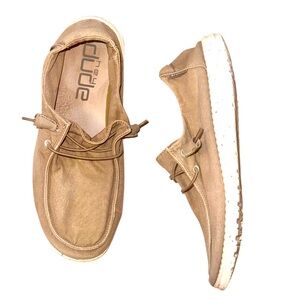 HEY DUDE WENDY CANVAS SLIP ON LOAFERS women’s shoes size 11